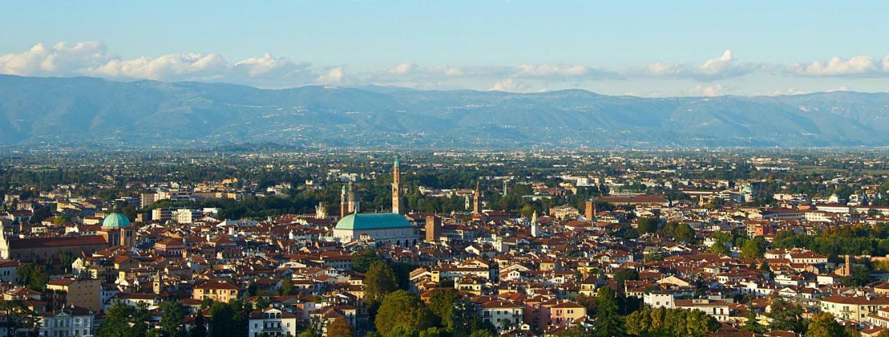 Casa Giorgia - Nel Cuore Di Vicenza Lägenhet Exteriör bild